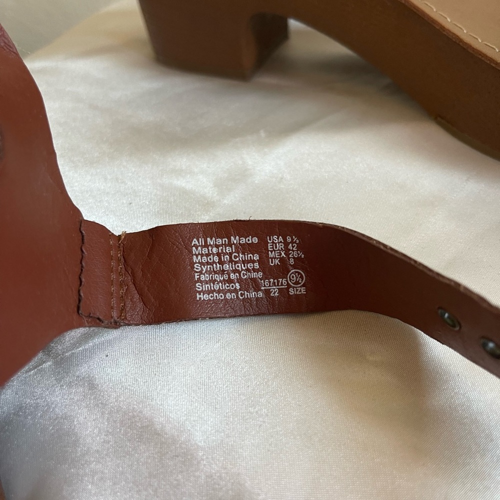 American Eagle Payless NWOT size 9.5 brown sandals - Picture 8 of 8